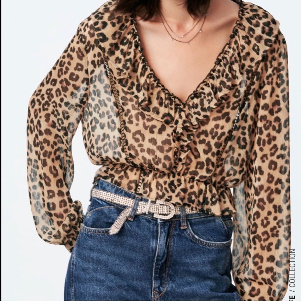 Zara
Animal Print Cropped Blouse